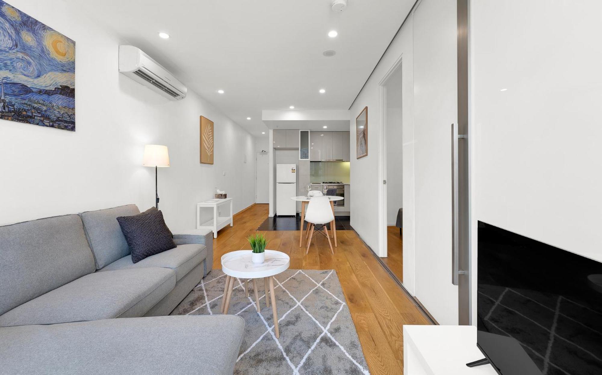 Breathtaking Views - Elegant - Location * Melbourne
